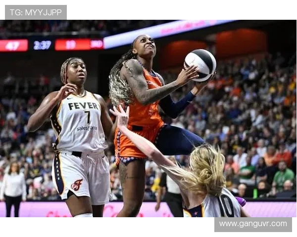 WNBA太阳队与大梦想队的激烈对决展现篮球魅力与团队精神