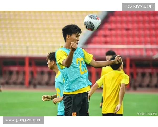 京城对决枥木球队激情碰撞展现足球魅力与实力较量